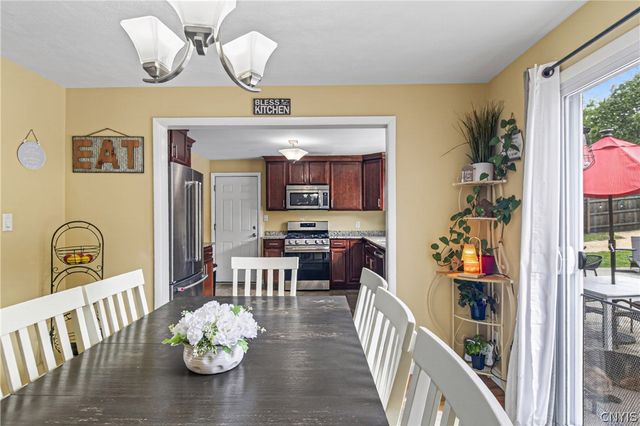 37 Taber Road, New Hartford, NY 13413