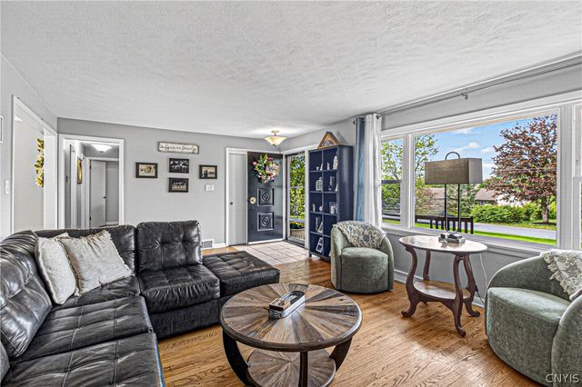 37 Taber Road, New Hartford, NY 13413