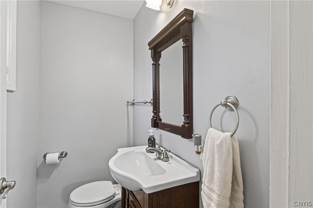 37 Taber Road, New Hartford, NY 13413