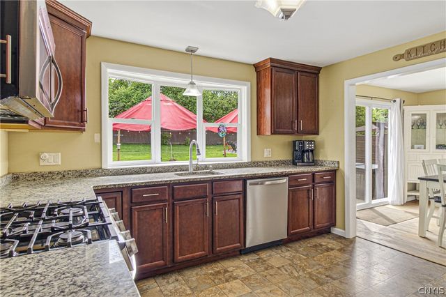 37 Taber Road, New Hartford, NY 13413