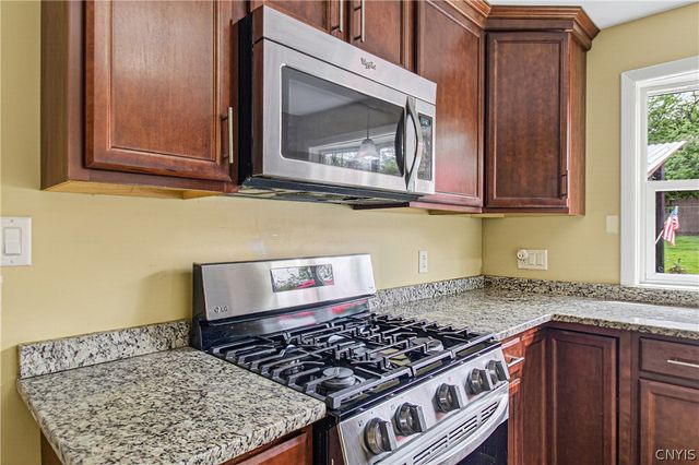 37 Taber Road, New Hartford, NY 13413