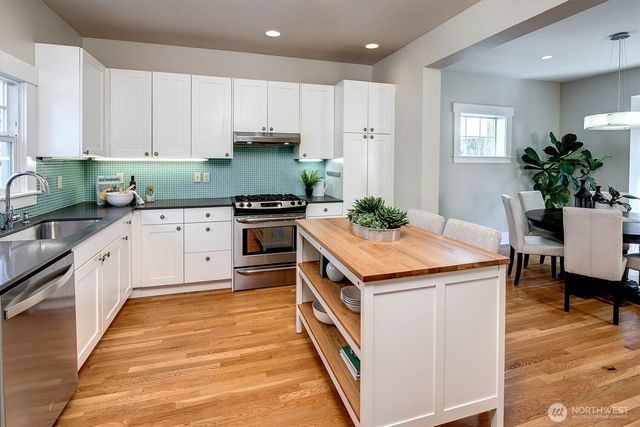 832 NW 63rd Street, Seattle, WA 98107