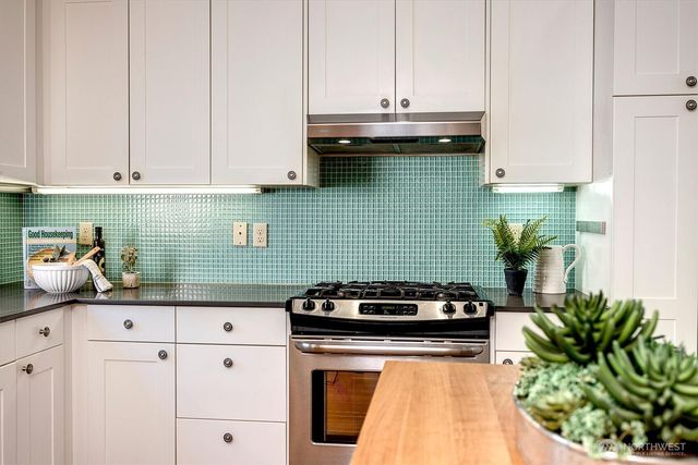 832 NW 63rd Street, Seattle, WA 98107