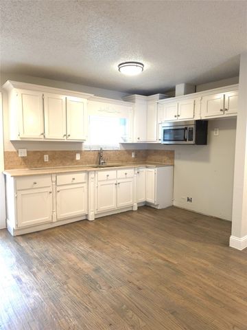 3123 Arizona Avenue, Dallas, TX 75216