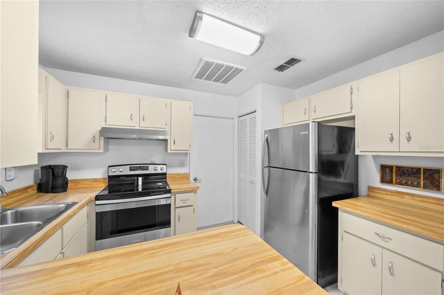 2701 NE 10TH STREET 101, Ocala, FL 34470