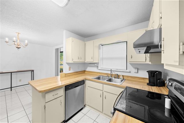 2701 NE 10TH STREET 101, Ocala, FL 34470