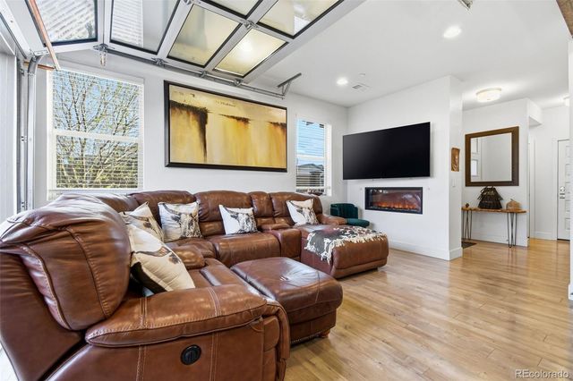 19585 E Sunset Circle, Aurora, CO 80015