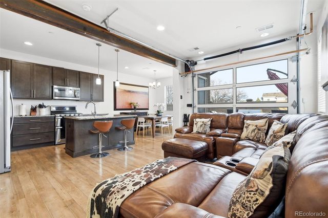 19585 E Sunset Circle, Aurora, CO 80015