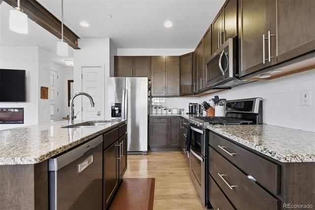 19585 E Sunset Circle, Aurora, CO 80015