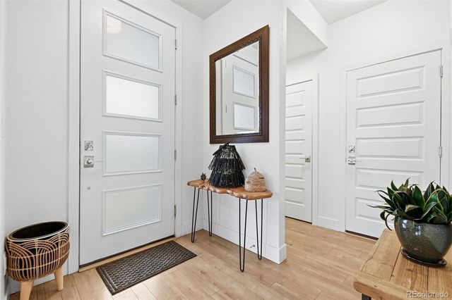 19585 E Sunset Circle, Aurora, CO 80015