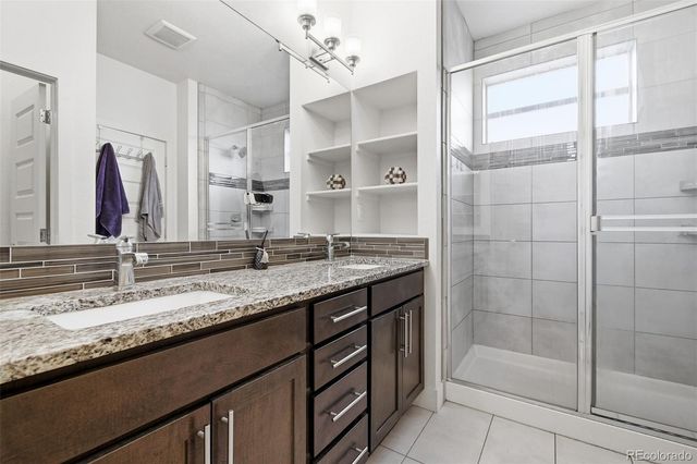 19585 E Sunset Circle, Aurora, CO 80015