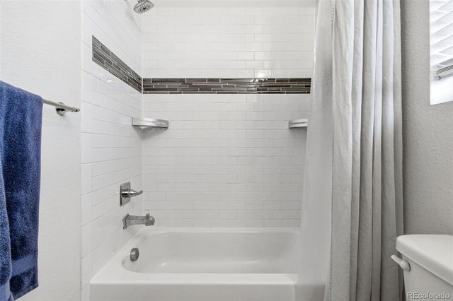 19585 E Sunset Circle, Aurora, CO 80015