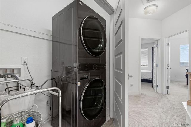 19585 E Sunset Circle, Aurora, CO 80015