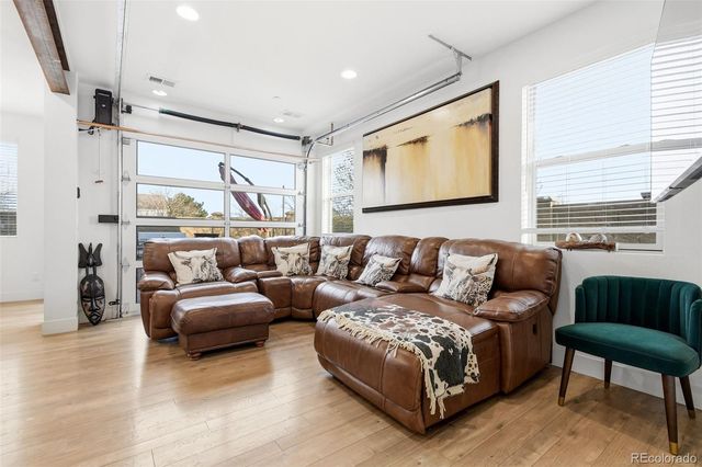 19585 E Sunset Circle, Aurora, CO 80015