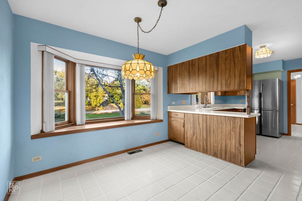 24844 N Cherokee Drive, Lake Barrington, IL 60010 — photo 4