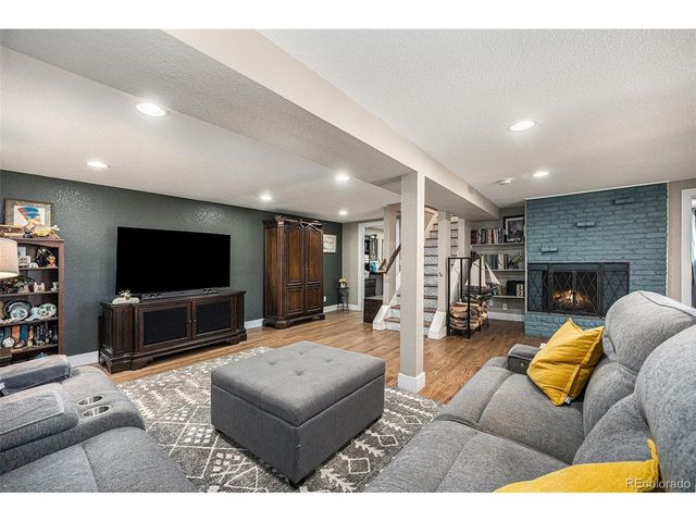 6110 S Southwood Dr, Centennial, CO 80121