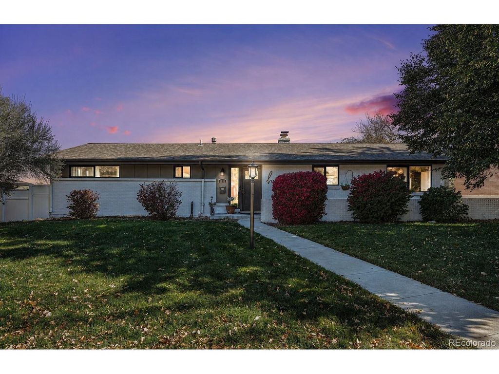 6110 S Southwood Dr, Centennial, CO 80121