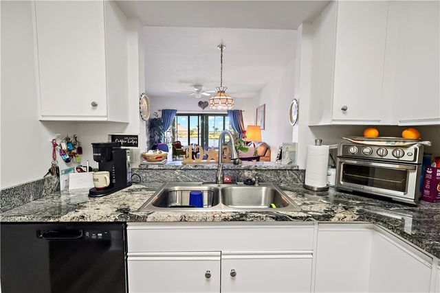 6232 N Mirror Lake Drive 612, Sebastian, FL 32958