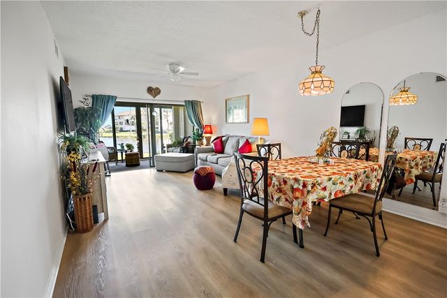 6232 N Mirror Lake Drive 612, Sebastian, FL 32958