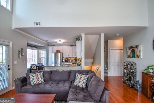 1093 SCALES Road, Suwanee, GA 30024