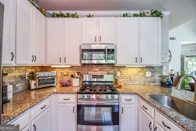 1093 SCALES Road, Suwanee, GA 30024