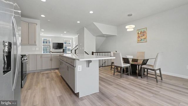 7607 PRESIDENTIAL PKWY, Upper Marlboro, MD 20774