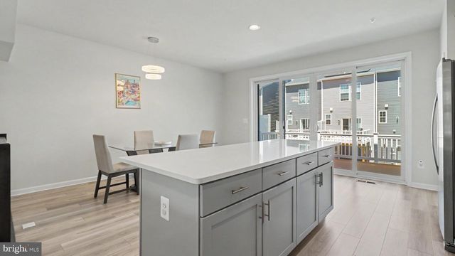7607 PRESIDENTIAL PKWY, Upper Marlboro, MD 20774
