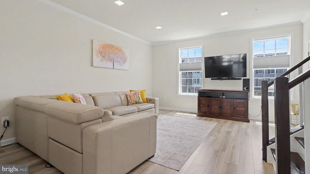 7607 PRESIDENTIAL PKWY, Upper Marlboro, MD 20774