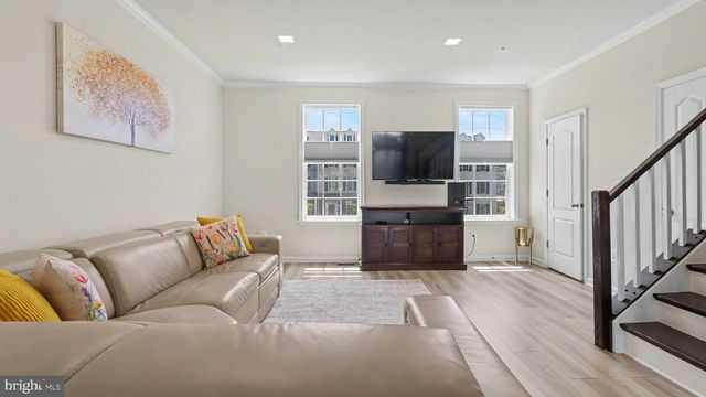 7607 PRESIDENTIAL PKWY, Upper Marlboro, MD 20774