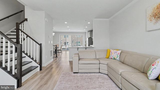 7607 PRESIDENTIAL PKWY, Upper Marlboro, MD 20774