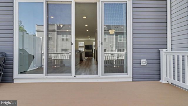 7607 PRESIDENTIAL PKWY, Upper Marlboro, MD 20774