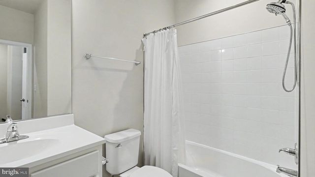 7607 PRESIDENTIAL PKWY, Upper Marlboro, MD 20774