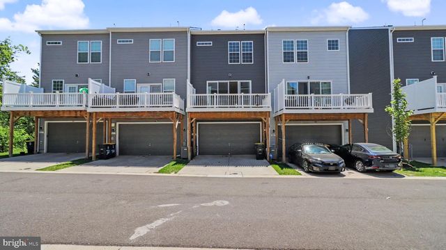 7607 PRESIDENTIAL PKWY, Upper Marlboro, MD 20774