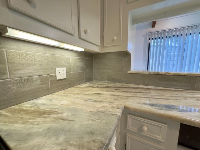 2611 Rustling Oaks Drive, Bryan, TX 77802