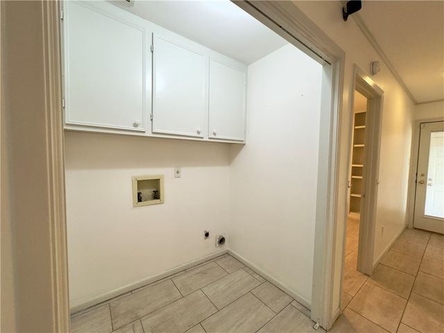 2611 Rustling Oaks Drive, Bryan, TX 77802