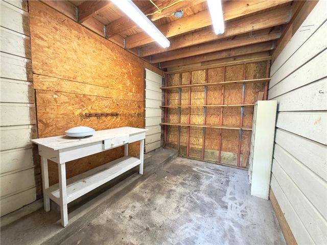 2611 Rustling Oaks Drive, Bryan, TX 77802