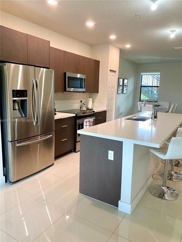 7805 NW 104th Ave 25, Doral, FL 33178