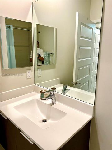 7805 NW 104th Ave 25, Doral, FL 33178