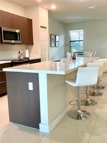7805 NW 104th Ave 25, Doral, FL 33178