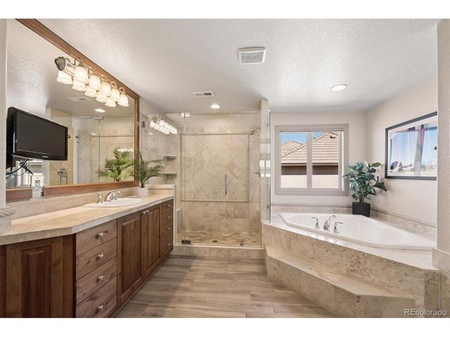 6893 S Netherland Way, Aurora, CO 80016