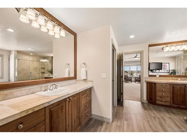 6893 S Netherland Way, Aurora, CO 80016