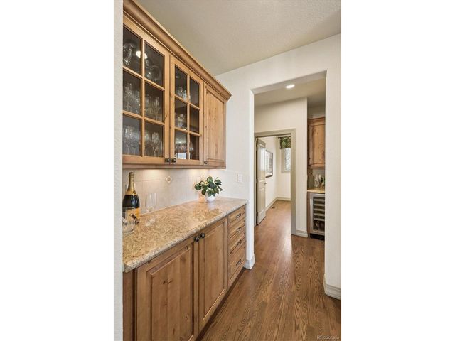 6893 S Netherland Way, Aurora, CO 80016