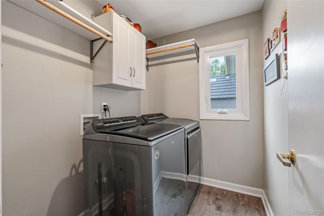 12949 Millbrooke Way, Green Oak Township, MI 48178