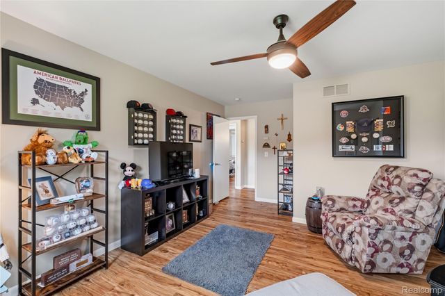 12949 Millbrooke Way, Green Oak Township, MI 48178