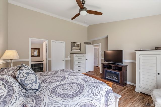 12949 Millbrooke Way, Green Oak Township, MI 48178