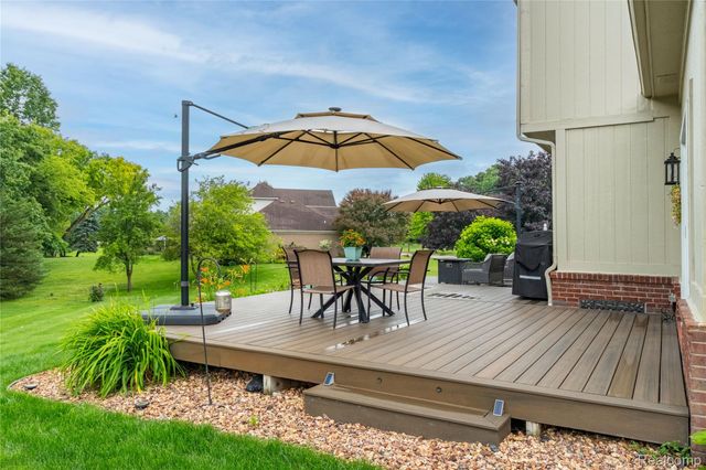 12949 Millbrooke Way, Green Oak Township, MI 48178