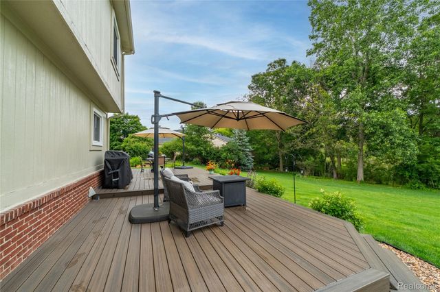 12949 Millbrooke Way, Green Oak Township, MI 48178