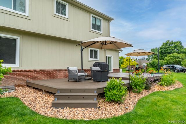 12949 Millbrooke Way, Green Oak Township, MI 48178