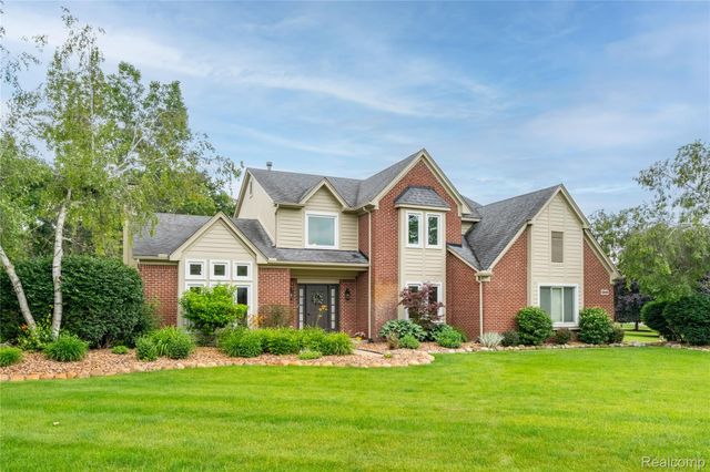 12949 Millbrooke Way, Green Oak Township, MI 48178