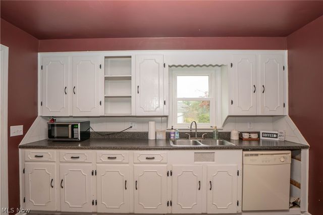 3809 Frazer Avenue NW, Canton, OH 44709